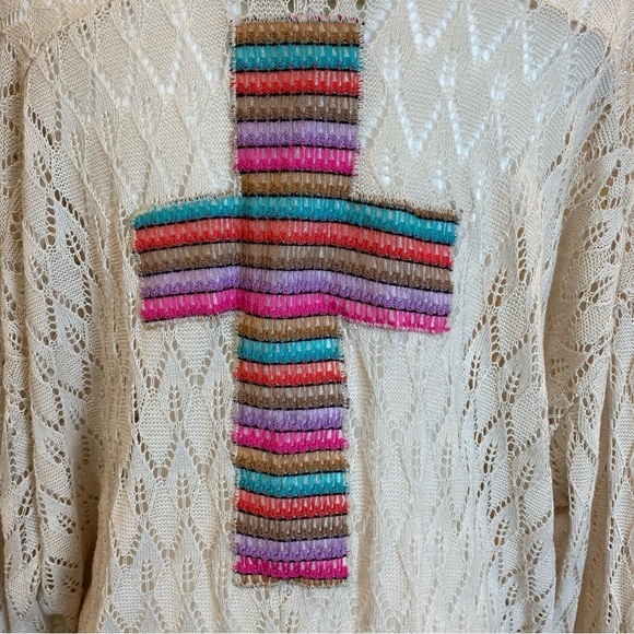 Missy Robertson Crochet Knit Top Size Large Embroidered Cross Wearable Art - Picture 6 of 11